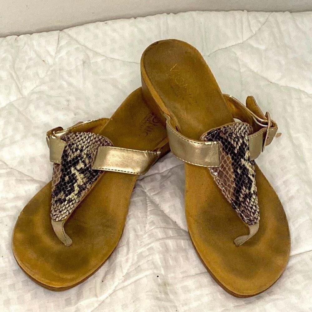 Vionic Ortho heel Technology Snake Print Sandals.Size 7 see video